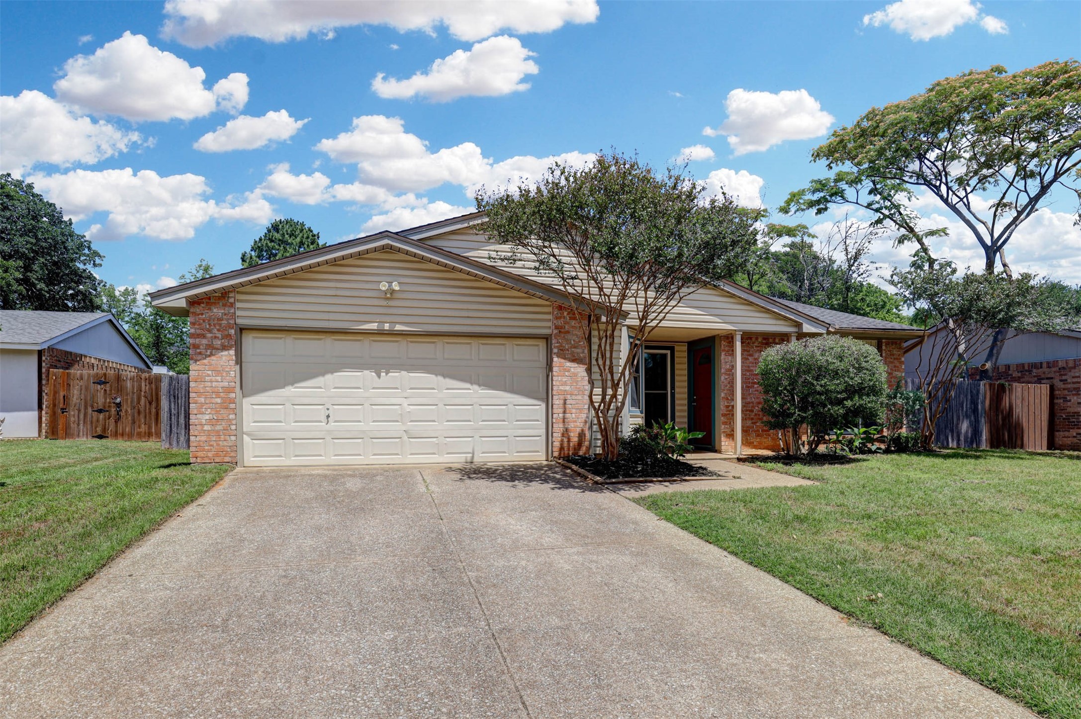 500 Moss Hill Lane Euless TX 76039
