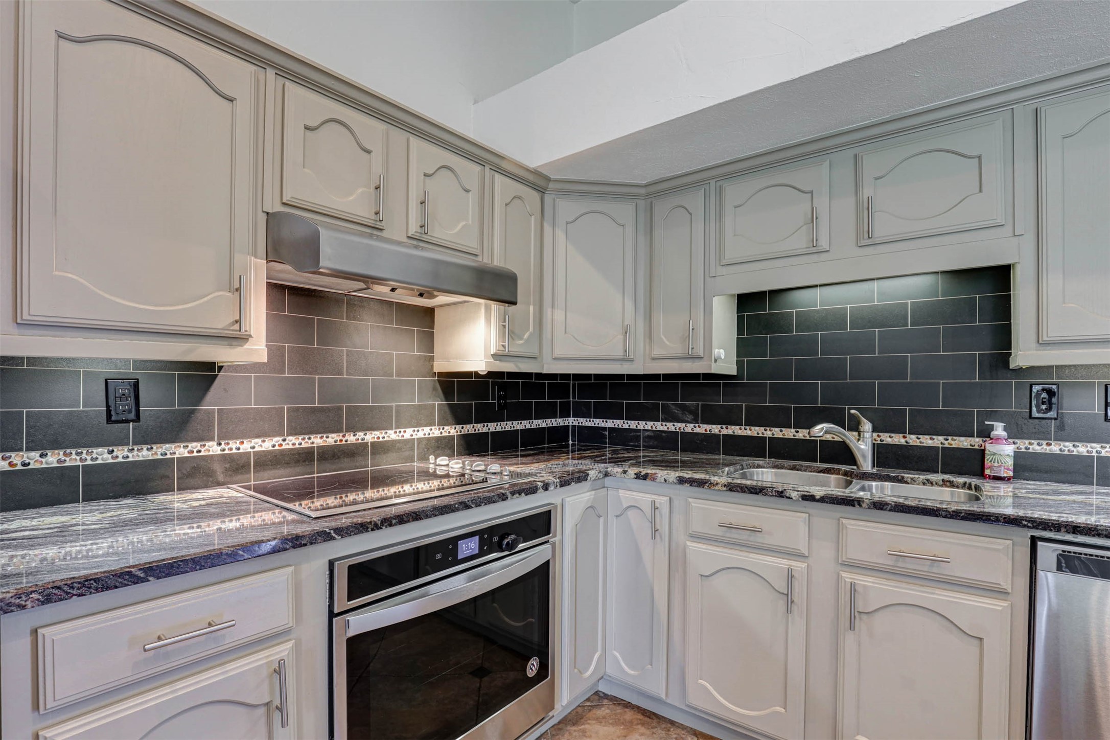 500 Moss Hill Lane Euless TX 76039