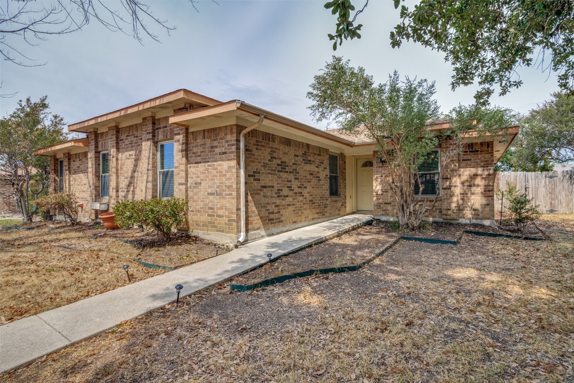 1709 Glencairn Lane Lewisville TX 75067