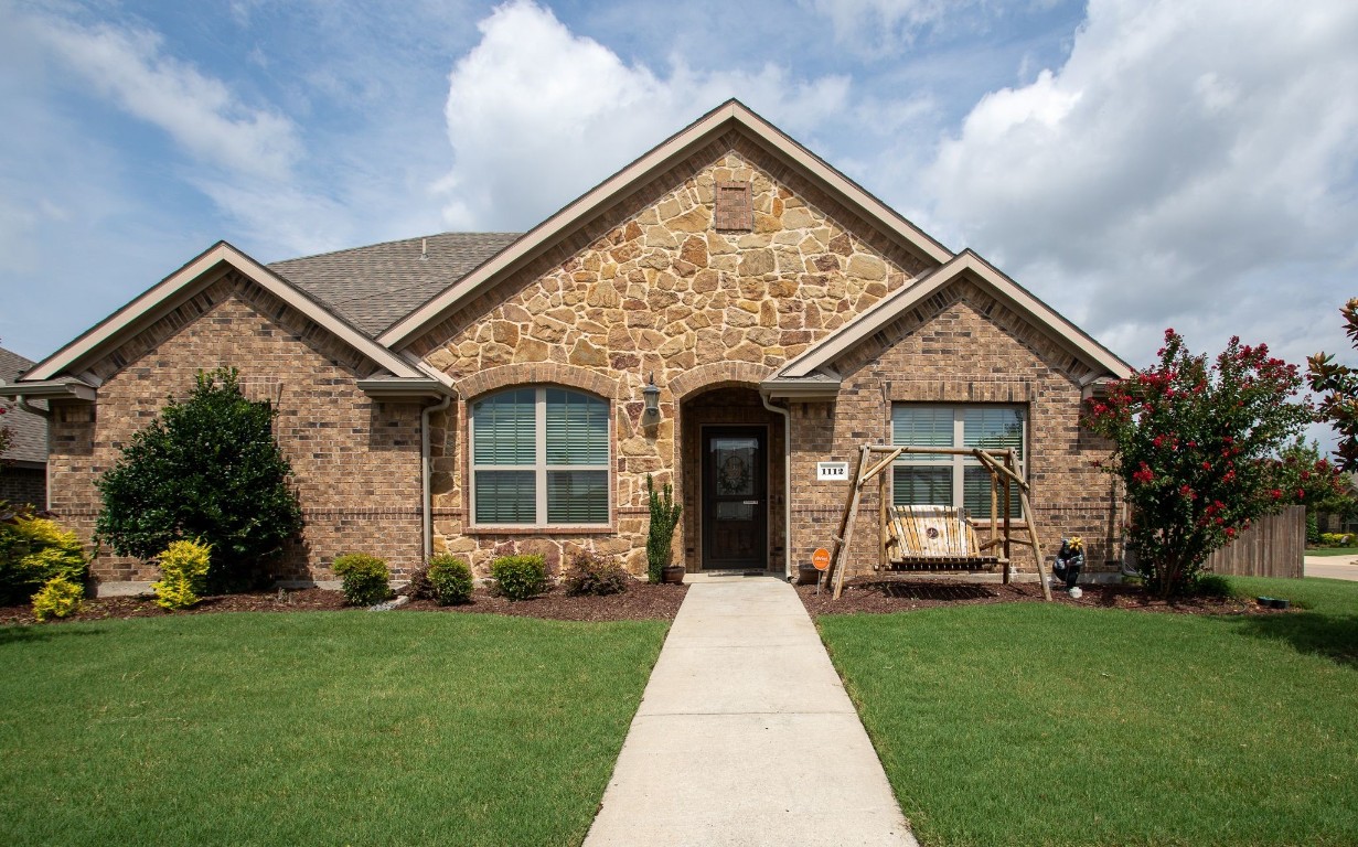 1112 Colonial Drive Royse City TX 75189
