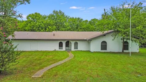 203 S Hogg Street Streetman TX 75859