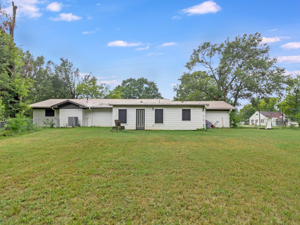 203 S Hogg Street Streetman TX 75859