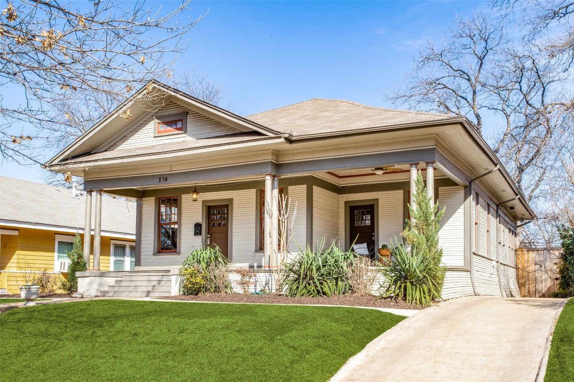214 N Edgefield Avenue Dallas TX 75208