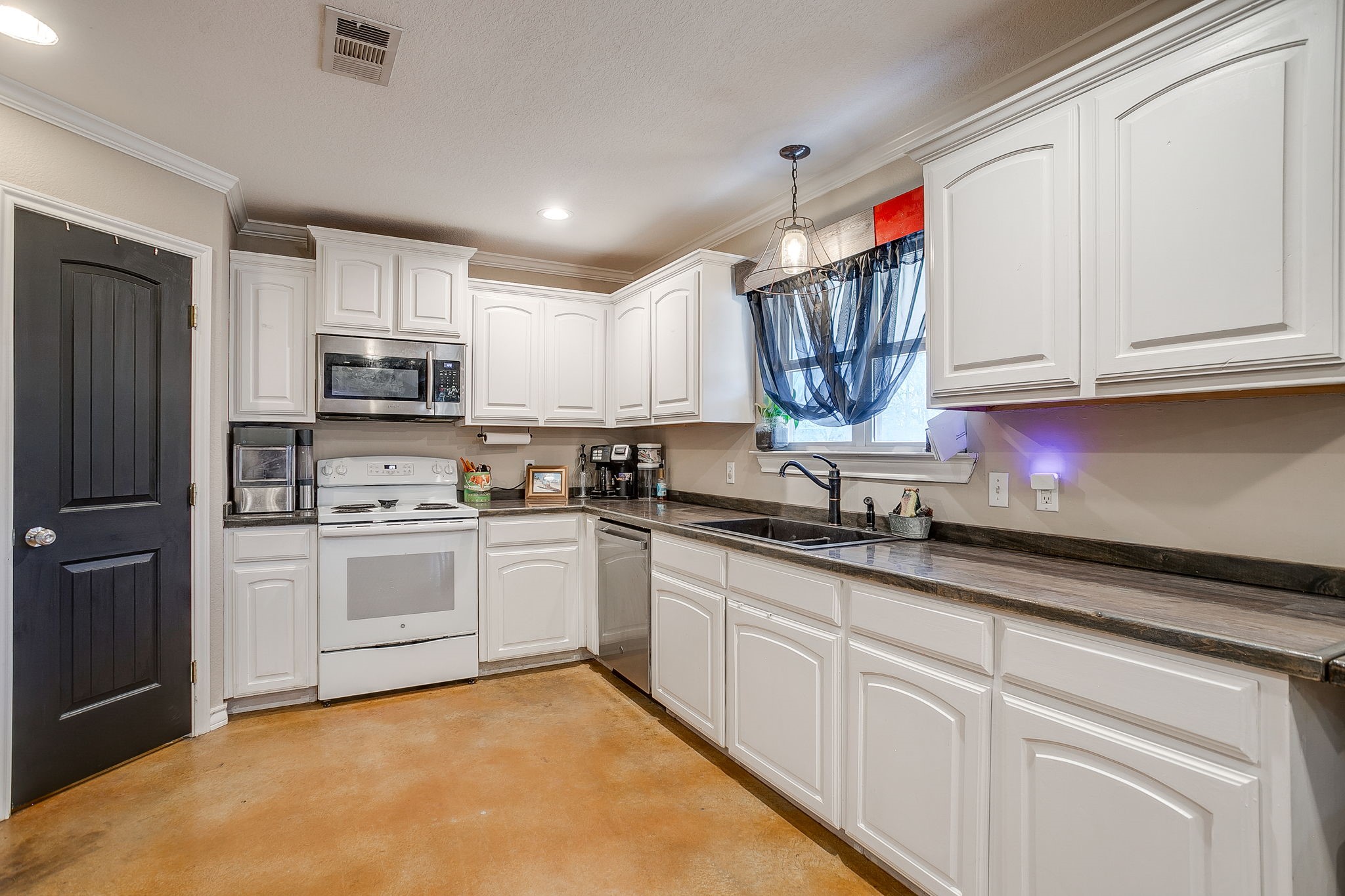 301 Willow Circle Springtown TX 76082