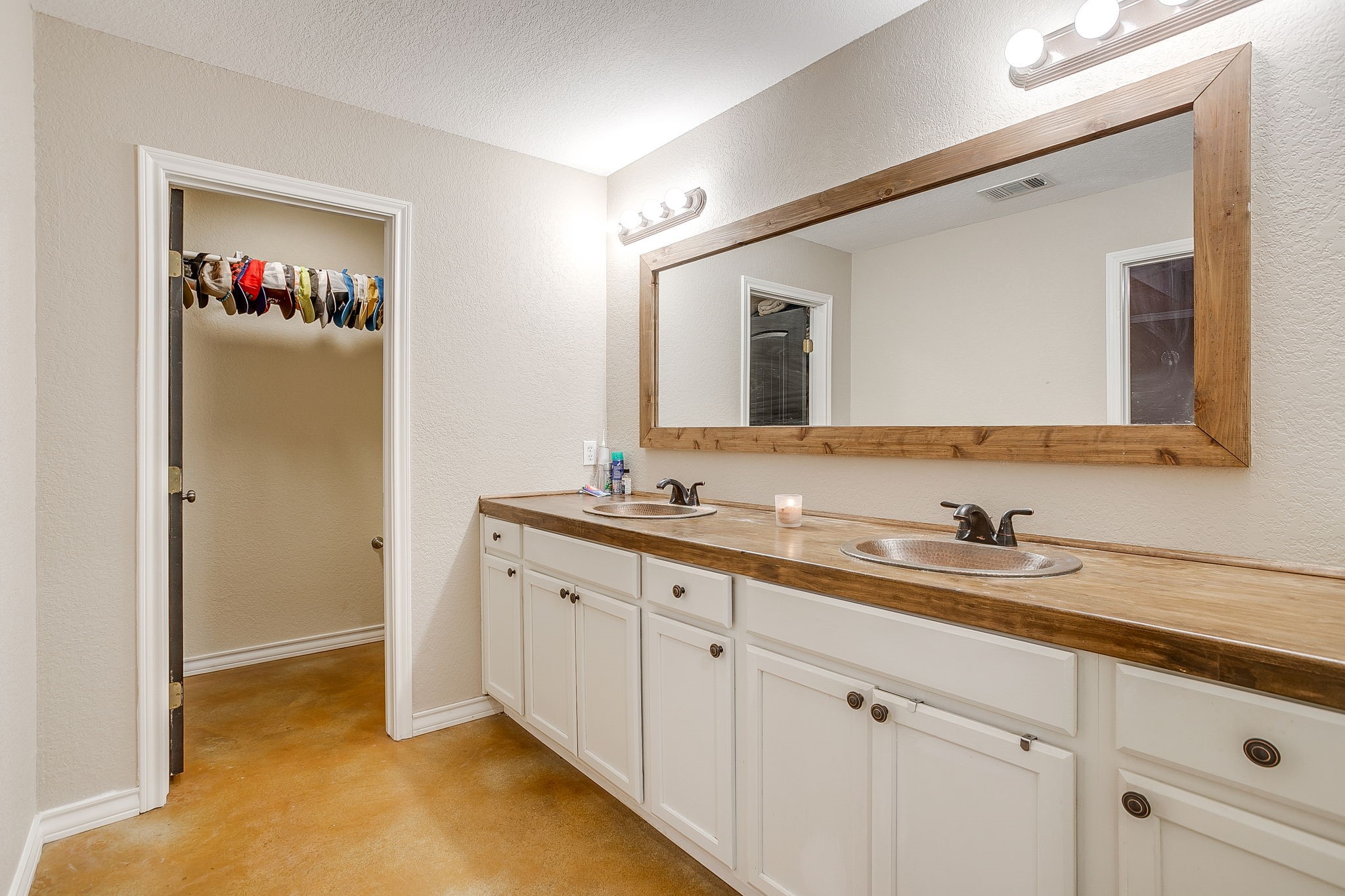 301 Willow Circle Springtown TX 76082