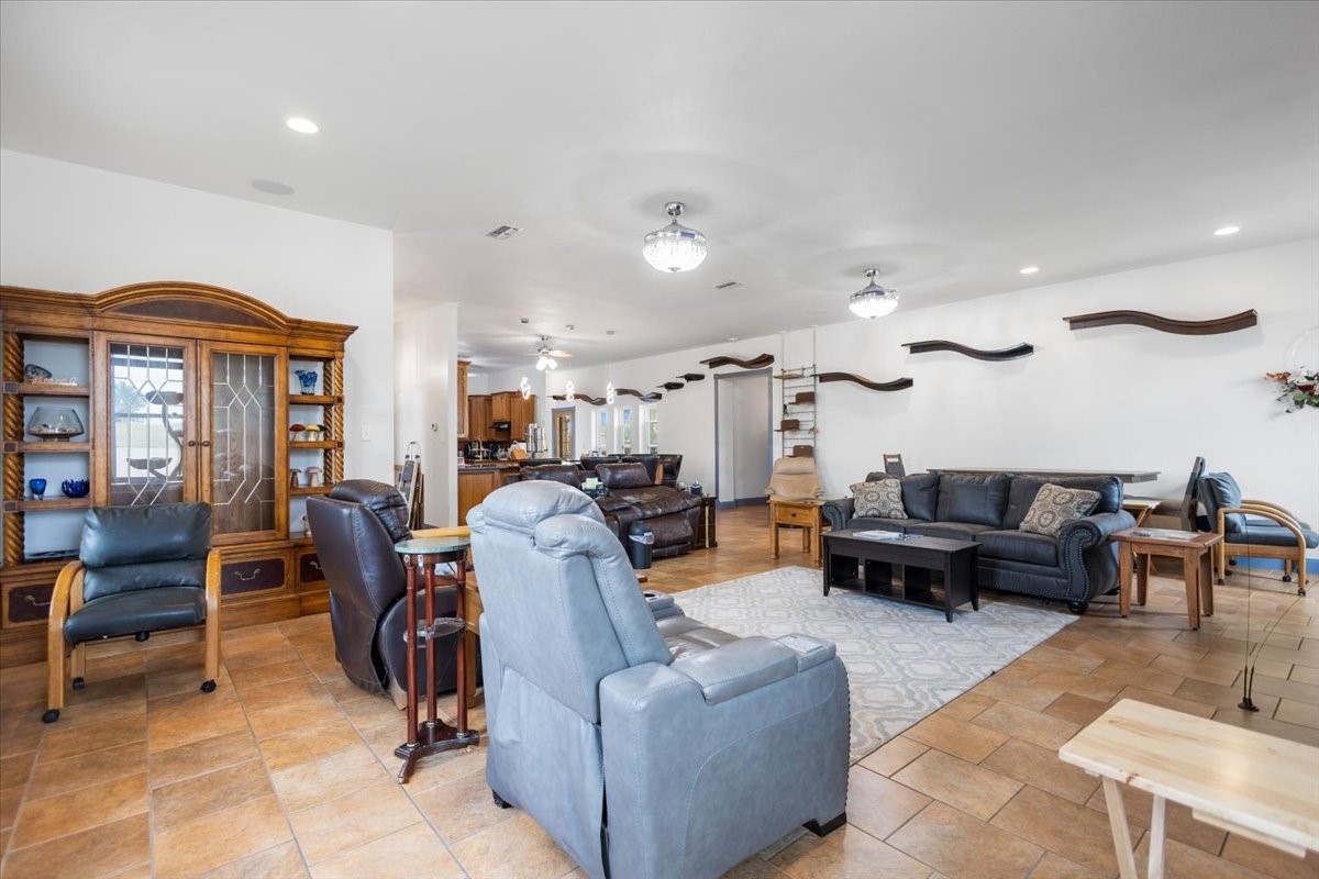 15515 County Road Lindale TX 75771
