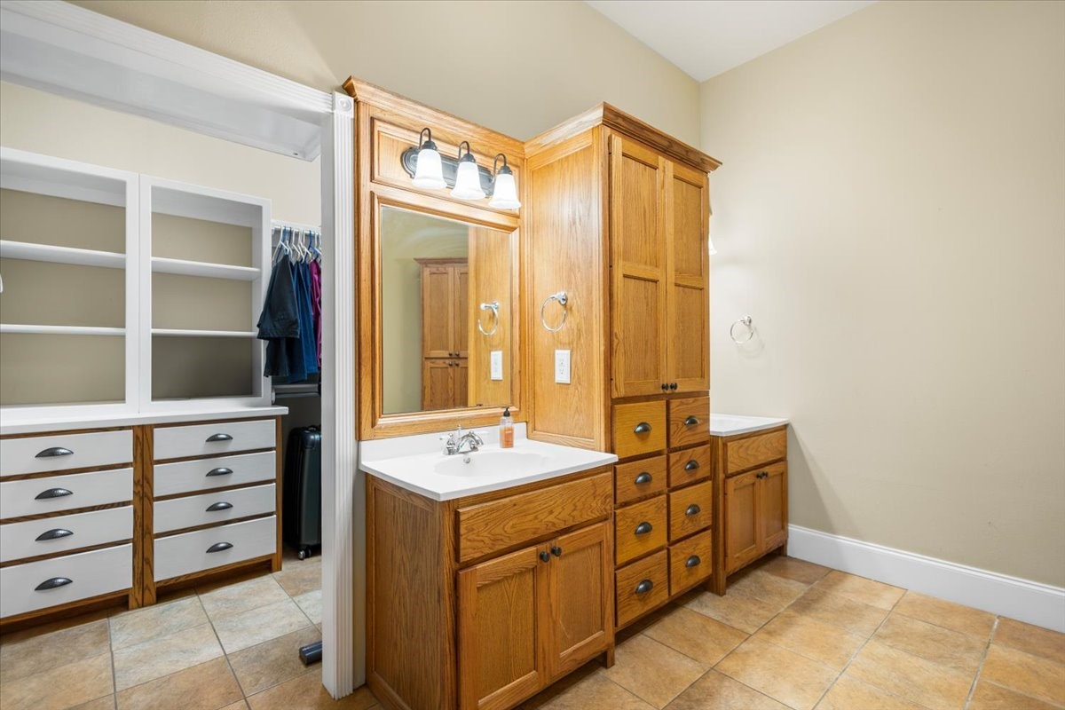 15515 County Road Lindale TX 75771