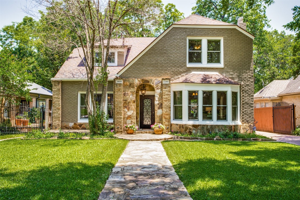 1014 N Clinton Avenue Dallas TX 75208
