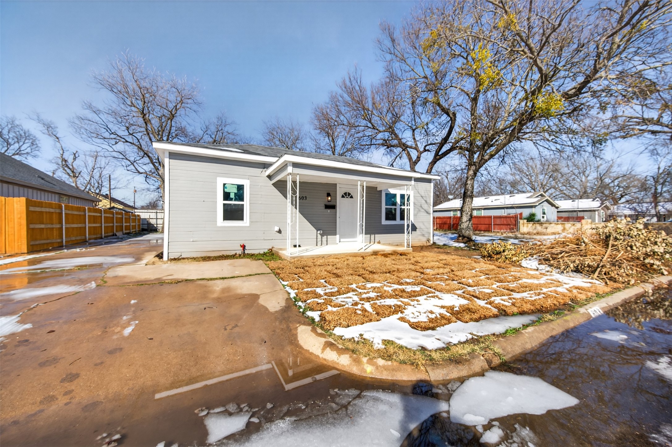 603 E Willingham Street Cleburne TX 76031