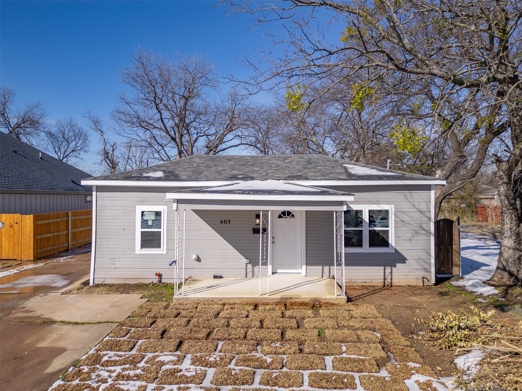 603 E Willingham Street Cleburne TX 76031
