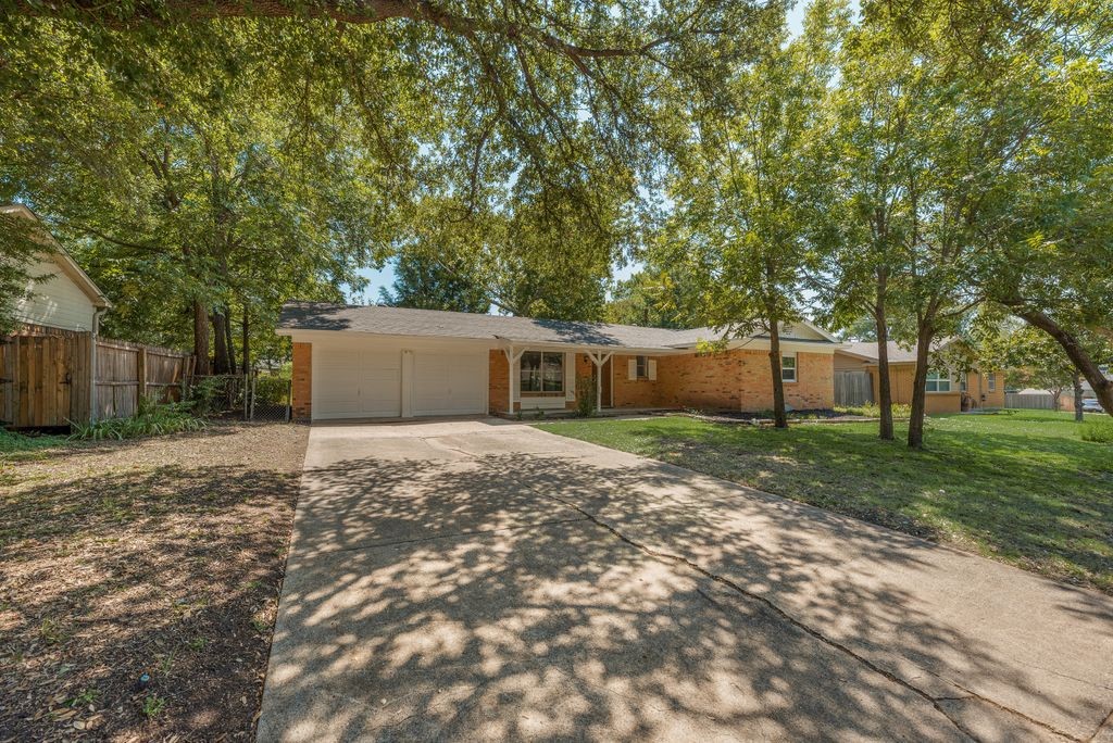 13312 Roaring Springs Lane Dallas TX 75240