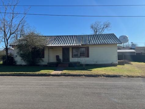1015 W Archer Street Jacksboro TX 76458