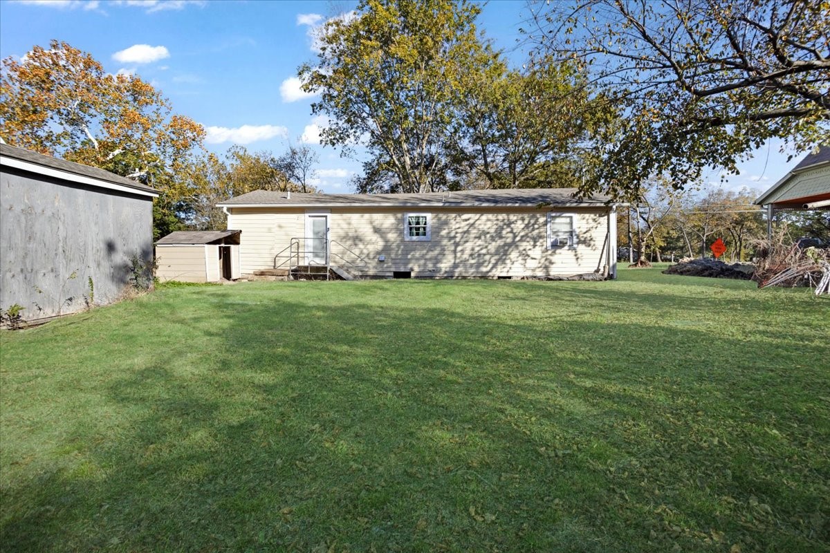 203 S Carter Street Whitewright TX 75491