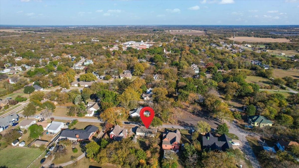 203 S Carter Street Whitewright TX 75491