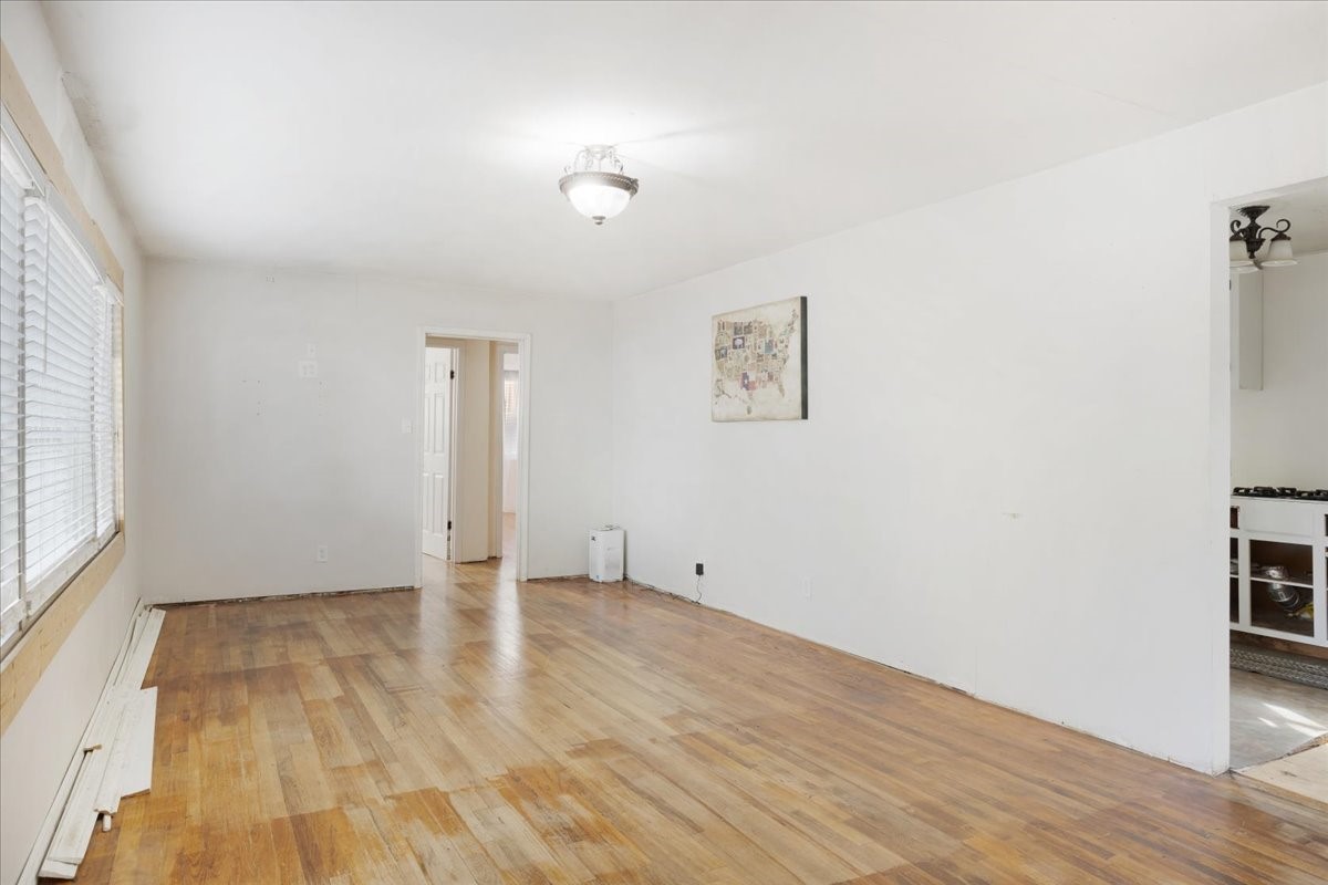 203 S Carter Street Whitewright TX 75491