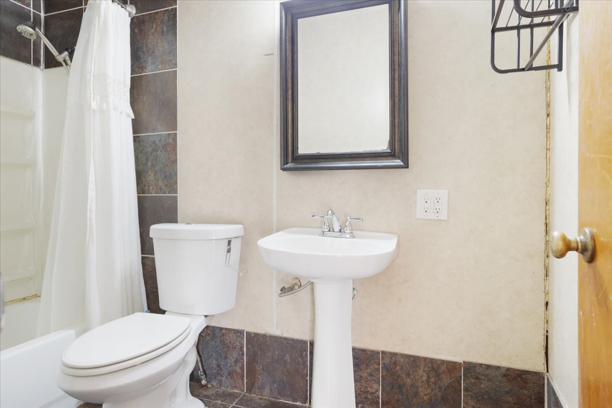 203 S Carter Street Whitewright TX 75491