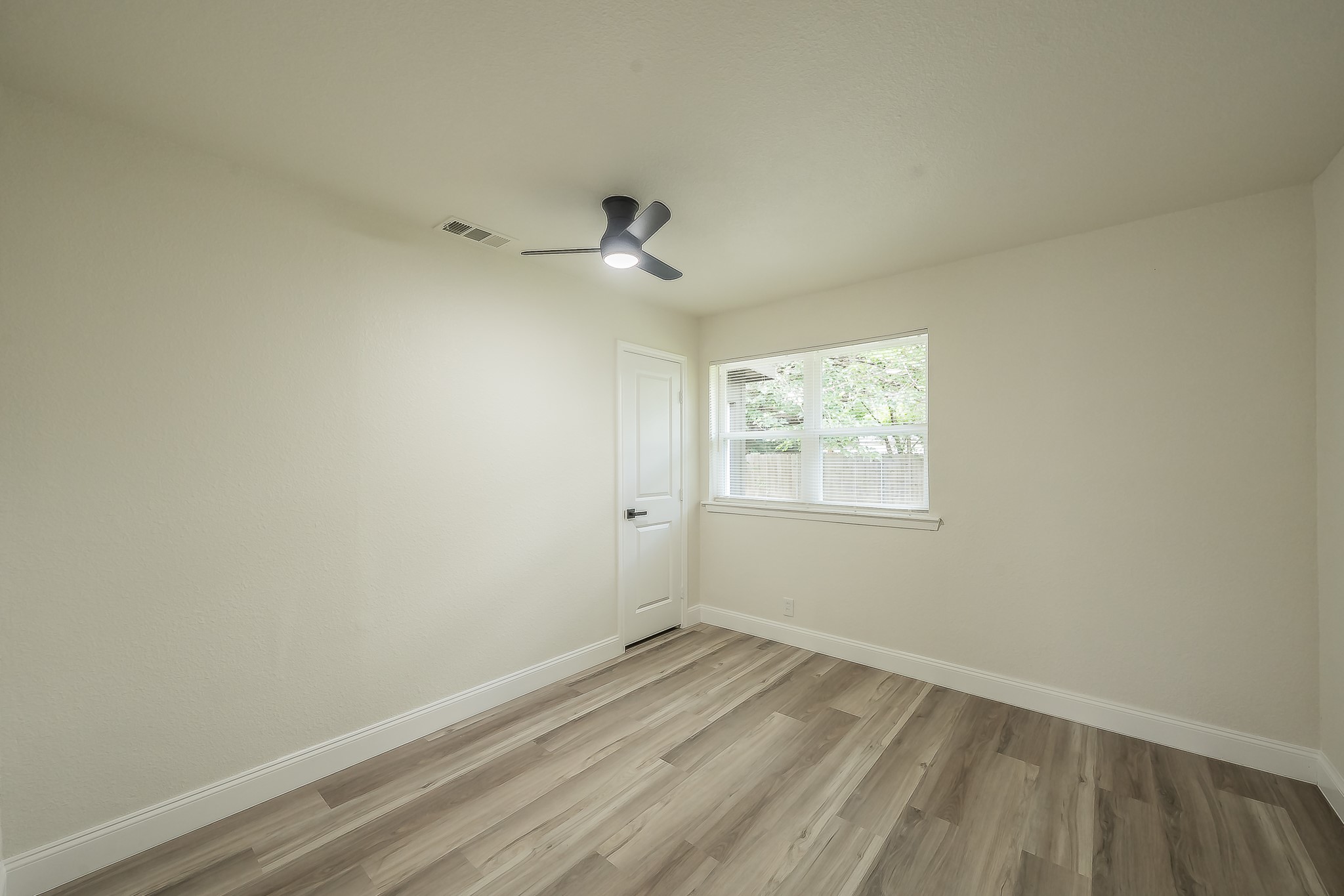 828 Glenda Drive Bedford TX 76022