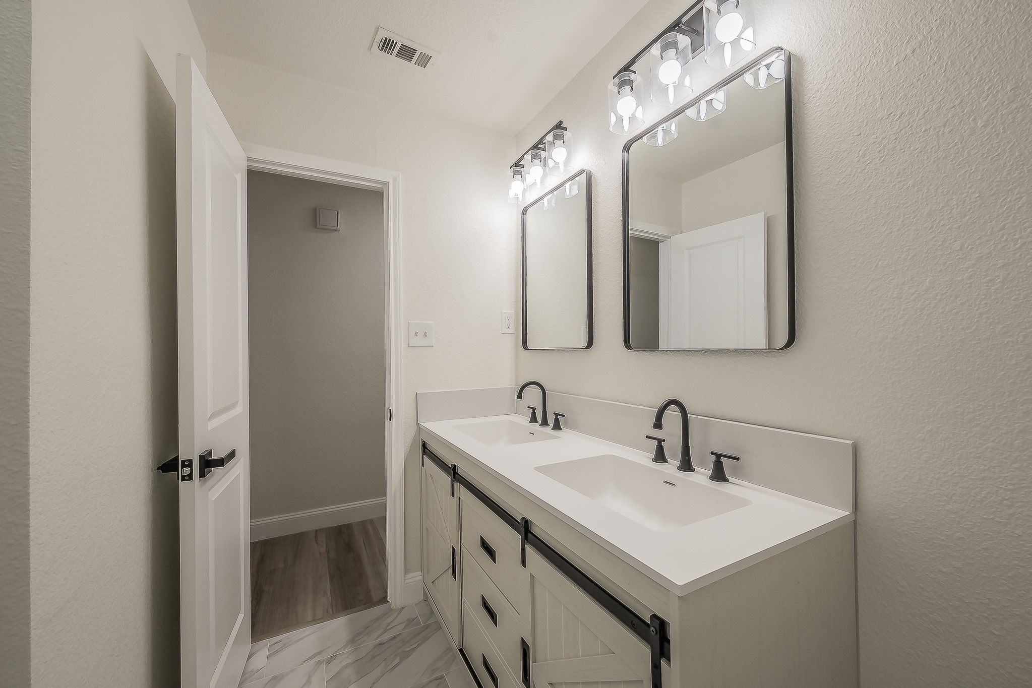 828 Glenda Drive Bedford TX 76022