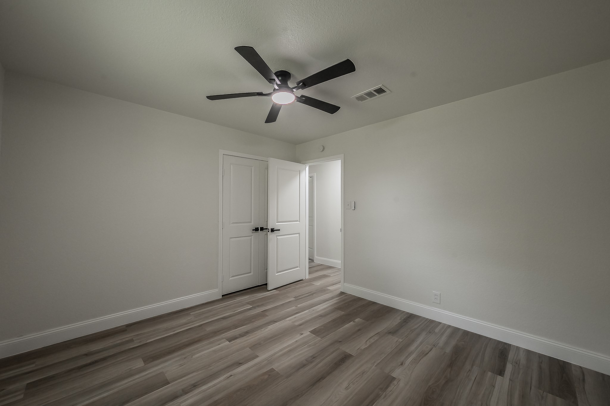 828 Glenda Drive Bedford TX 76022