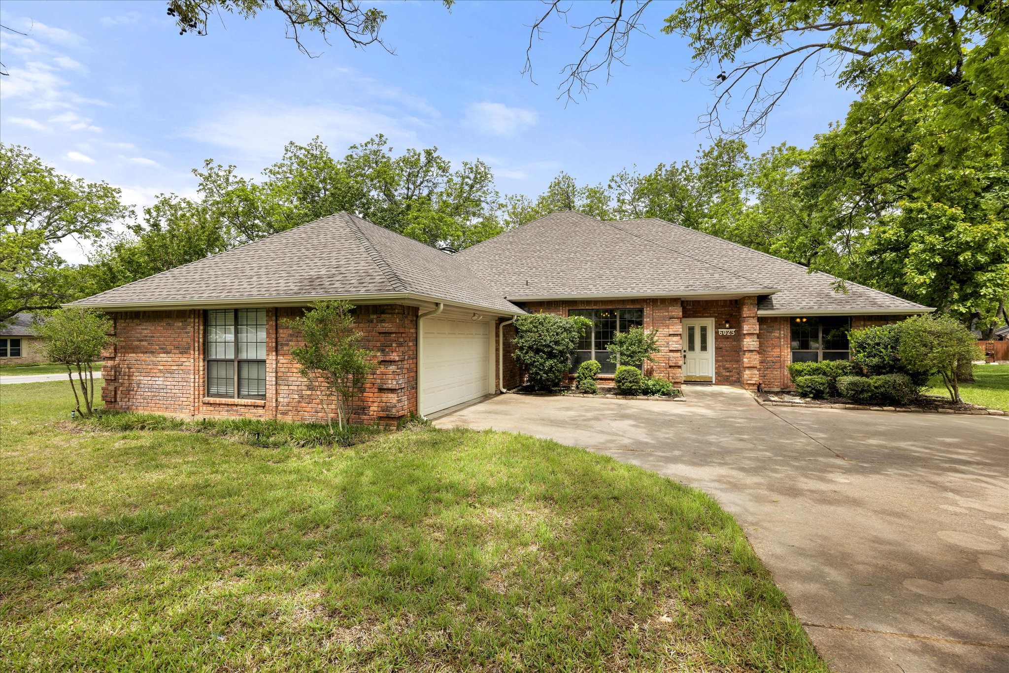 6023 Melrose Circle Granbury TX 76049