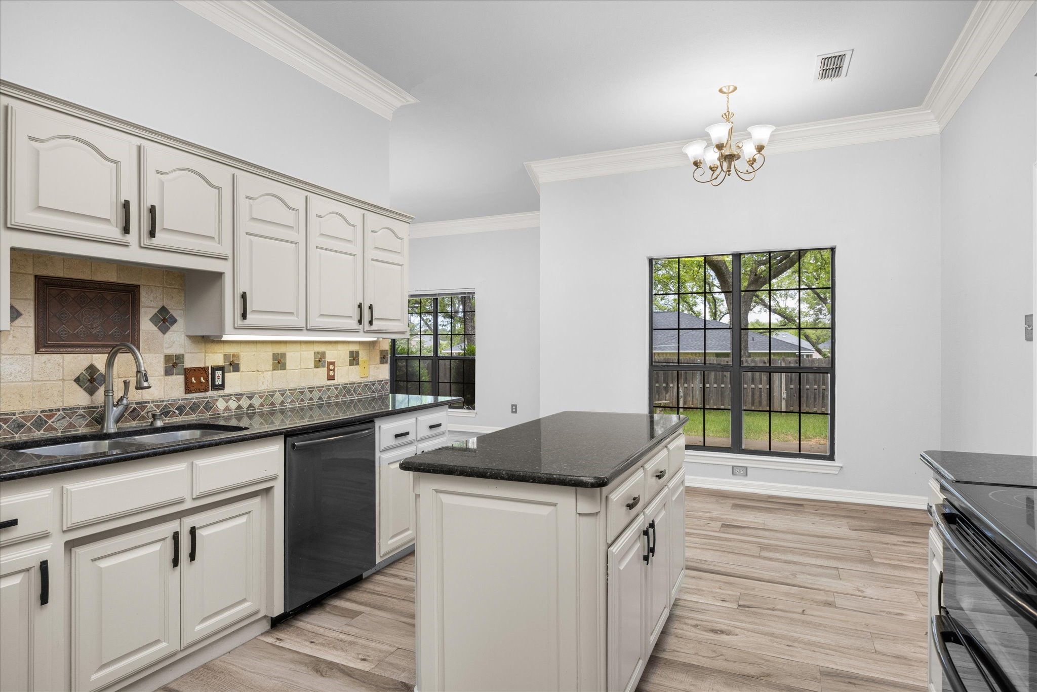 6023 Melrose Circle Granbury TX 76049