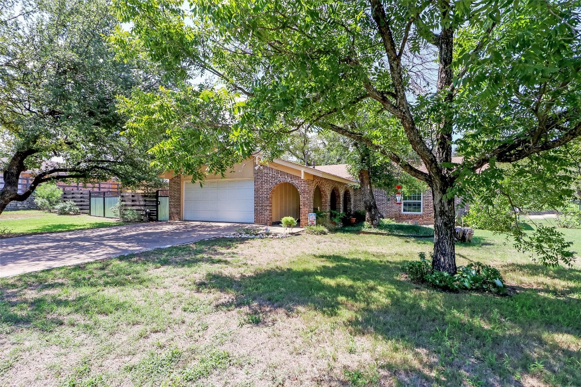 1100 Spanish Trail Drive Granbury TX 76048