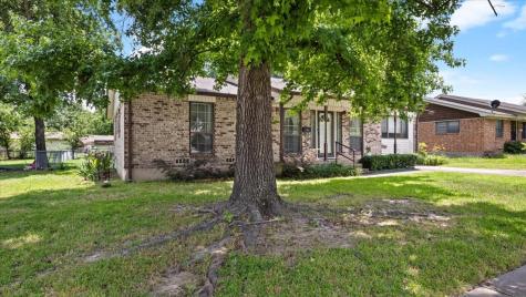 109 W Cunningham Street Bonham TX 75418