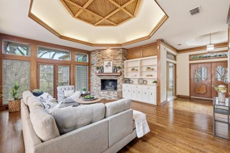 5014 Village Court Dallas TX 75248