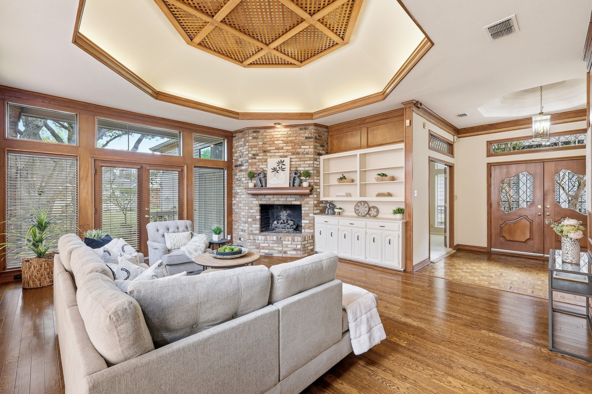 5014 Village Court Dallas TX 75248