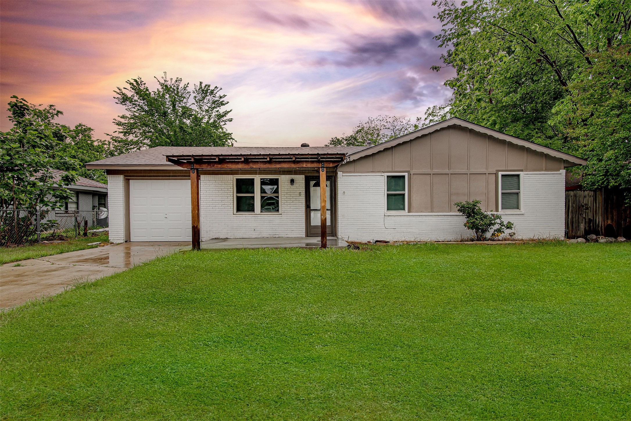 2127 E Mitchell Street Arlington TX 76010
