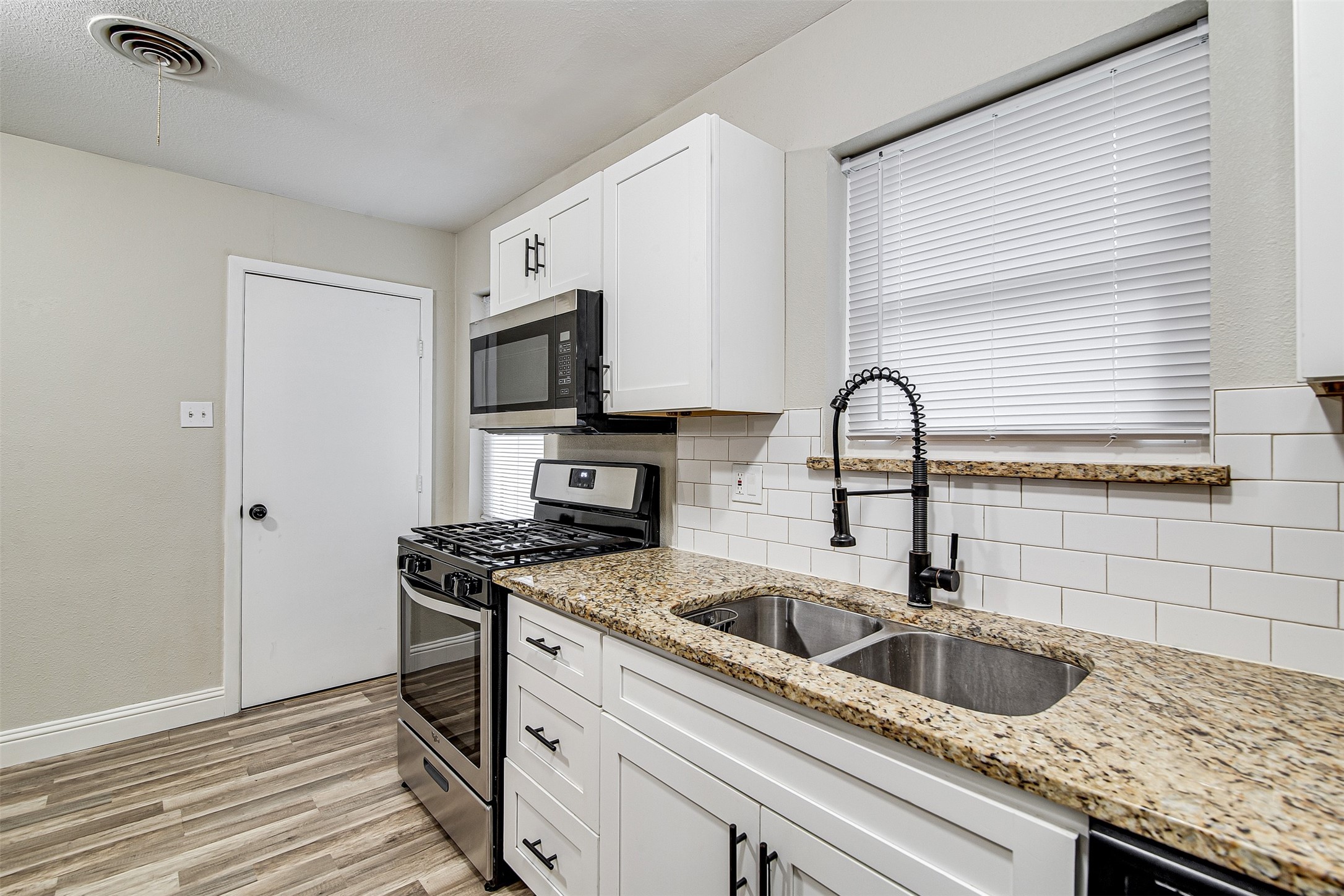 2127 E Mitchell Street Arlington TX 76010