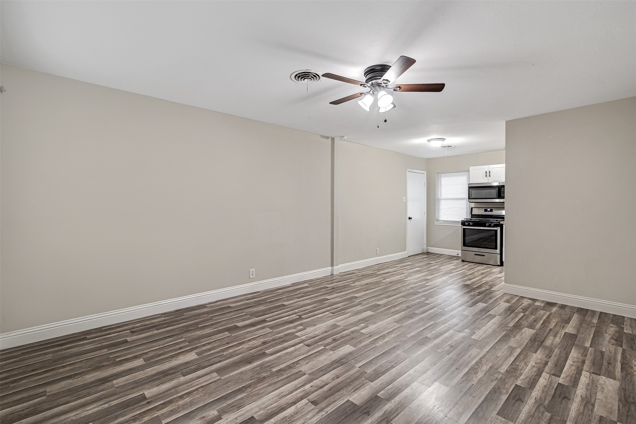 2127 E Mitchell Street Arlington TX 76010