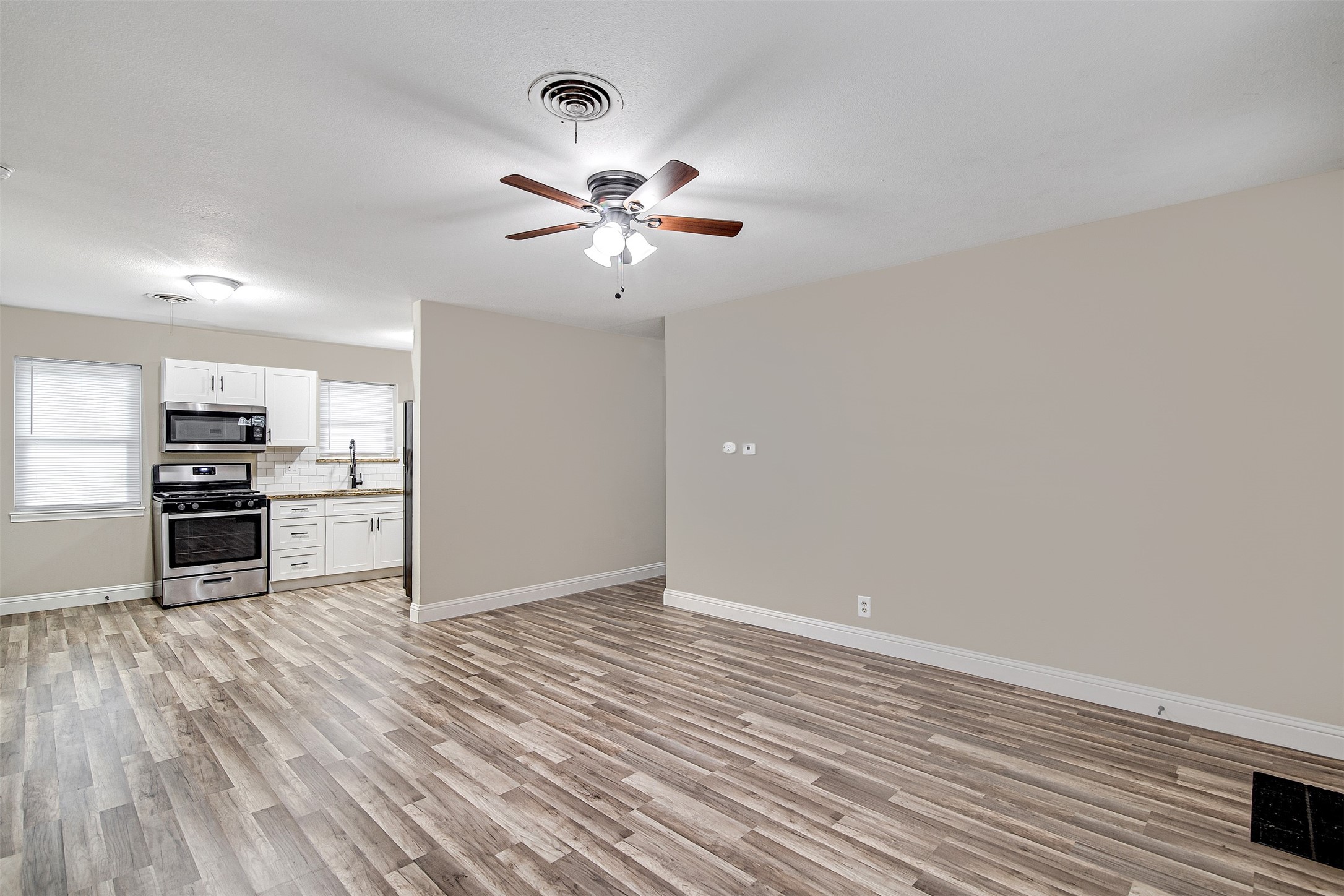 2127 E Mitchell Street Arlington TX 76010