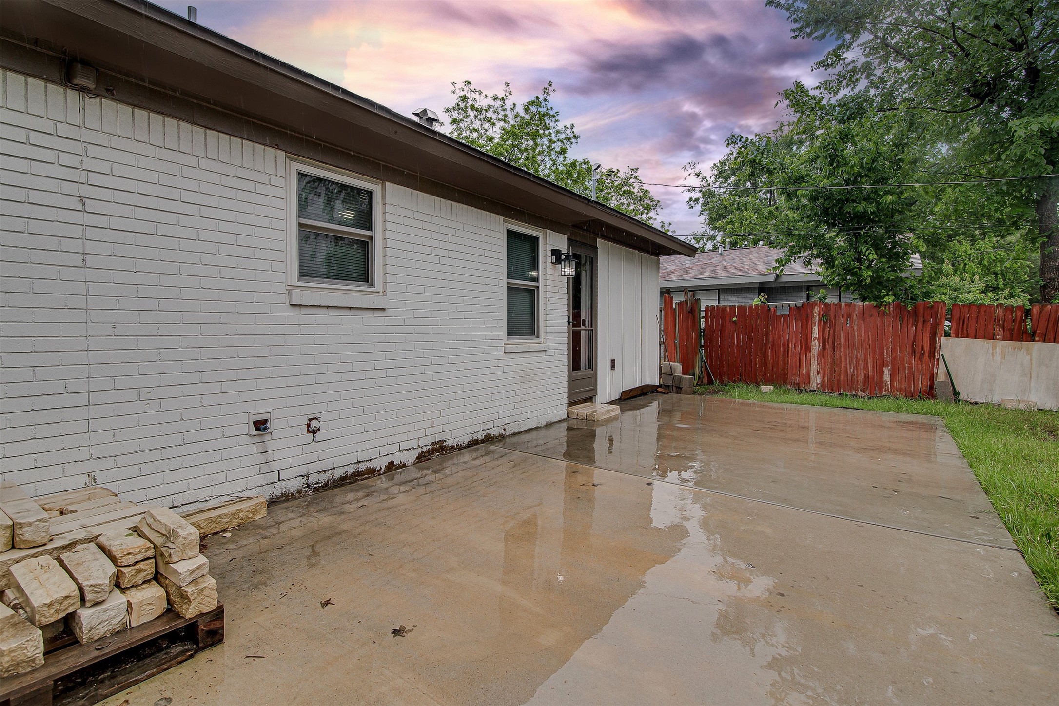 2127 E Mitchell Street Arlington TX 76010