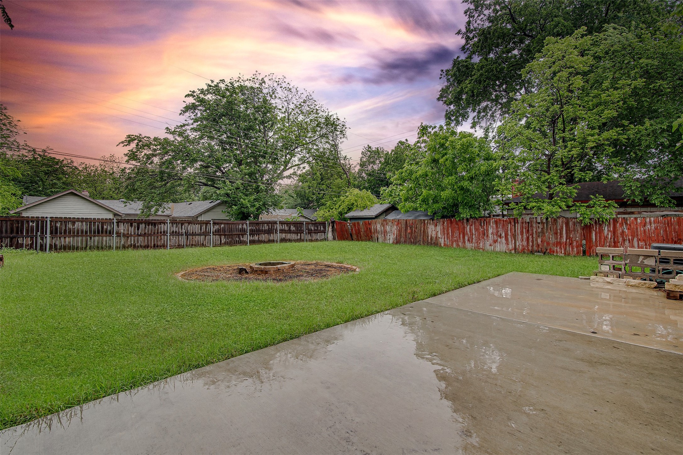 2127 E Mitchell Street Arlington TX 76010
