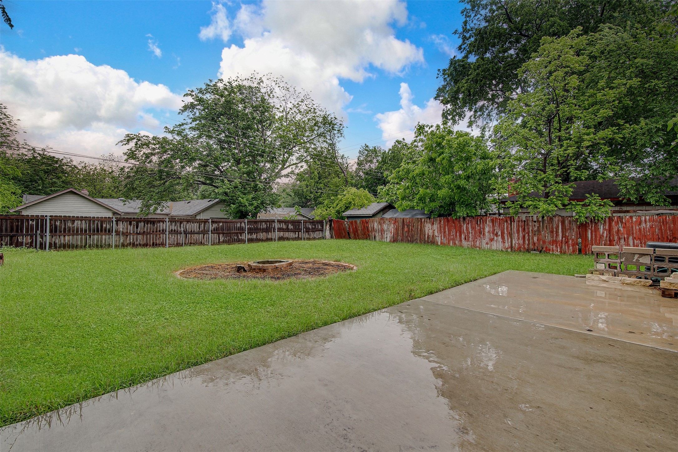 2127 E Mitchell Street Arlington TX 76010