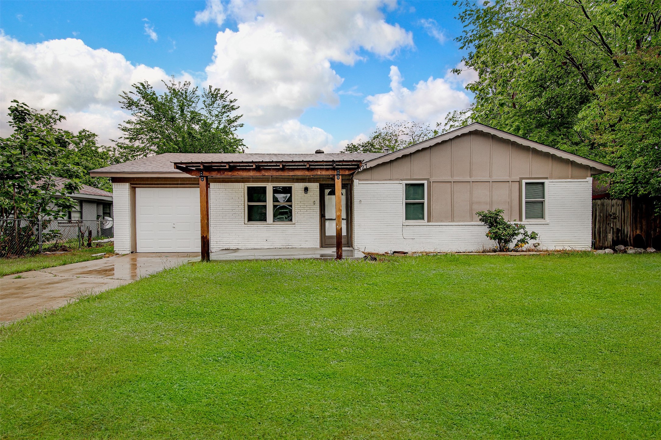 2127 E Mitchell Street Arlington TX 76010