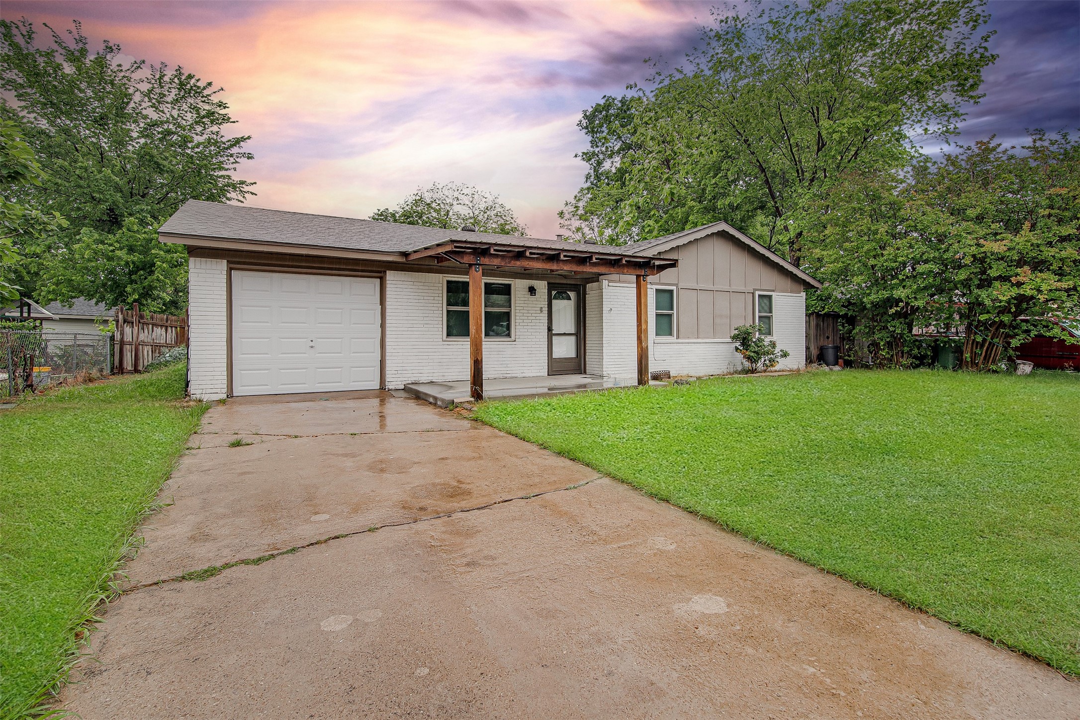 2127 E Mitchell Street Arlington TX 76010
