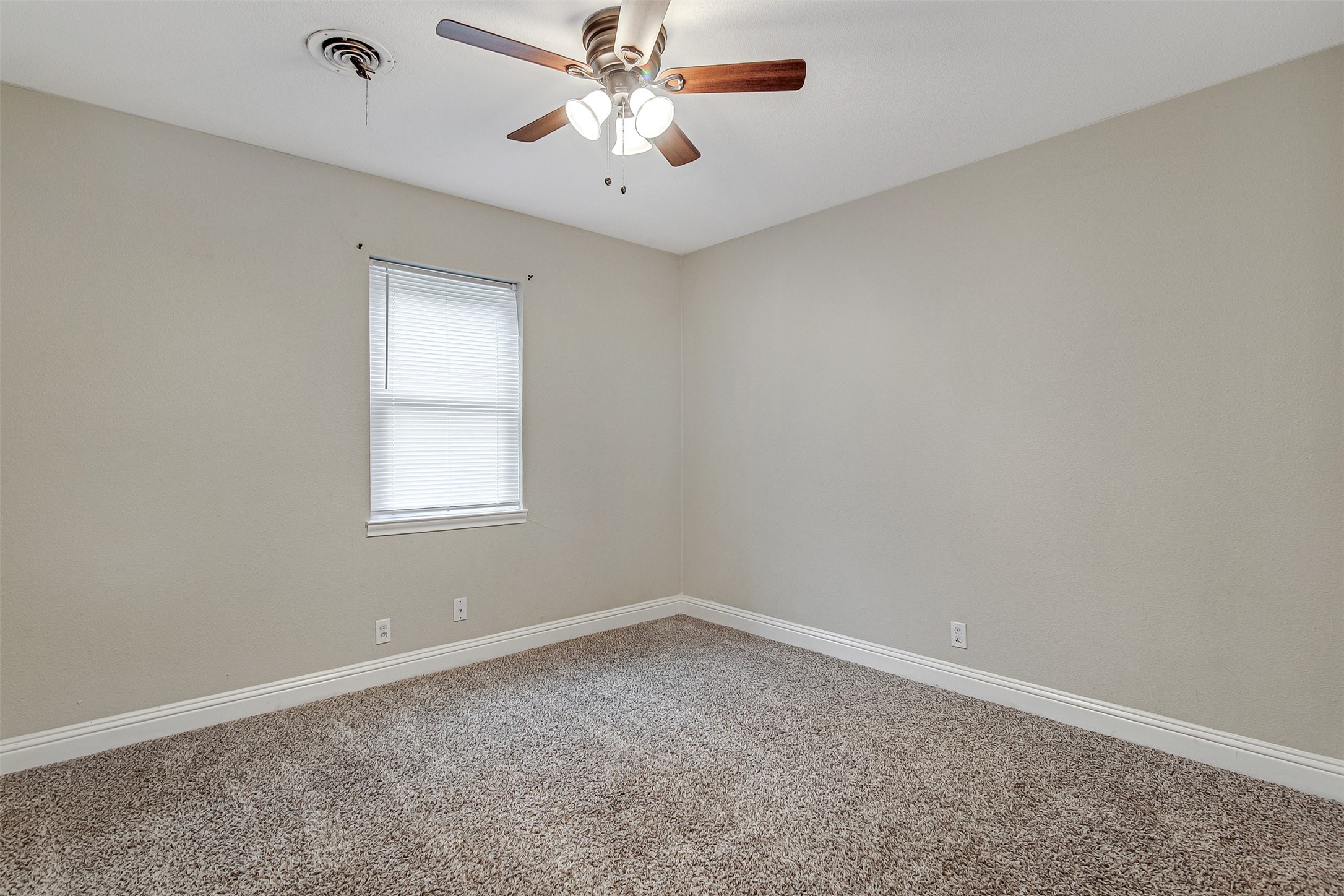 2127 E Mitchell Street Arlington TX 76010