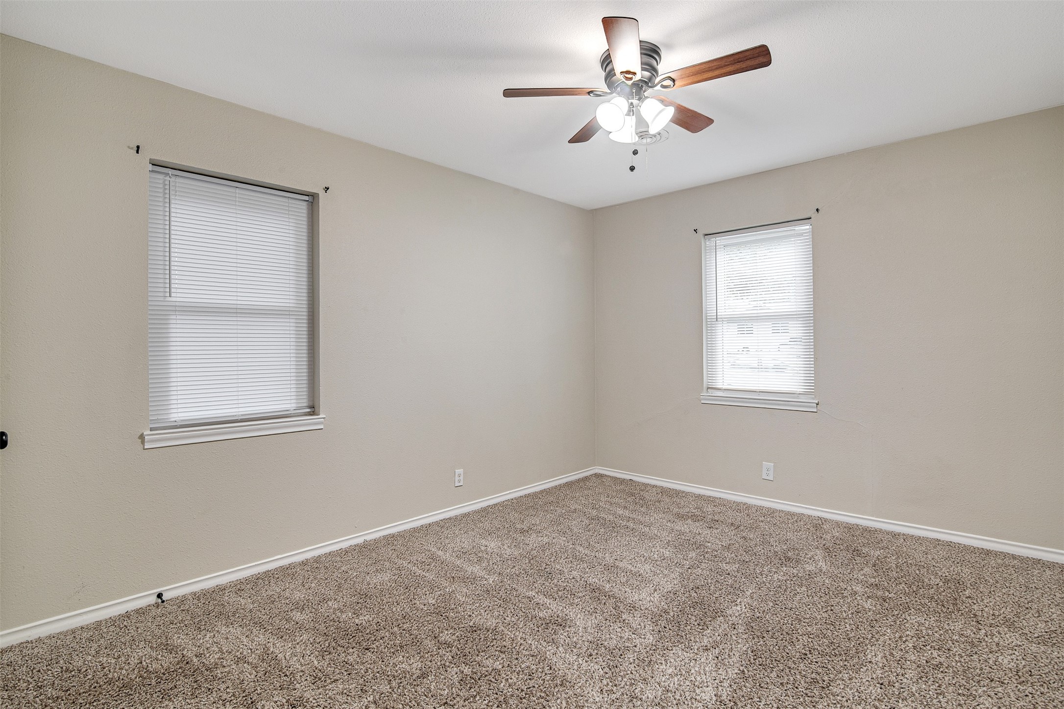 2127 E Mitchell Street Arlington TX 76010
