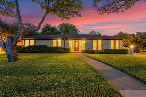 601 Glenhill Lane Lewisville TX 75077