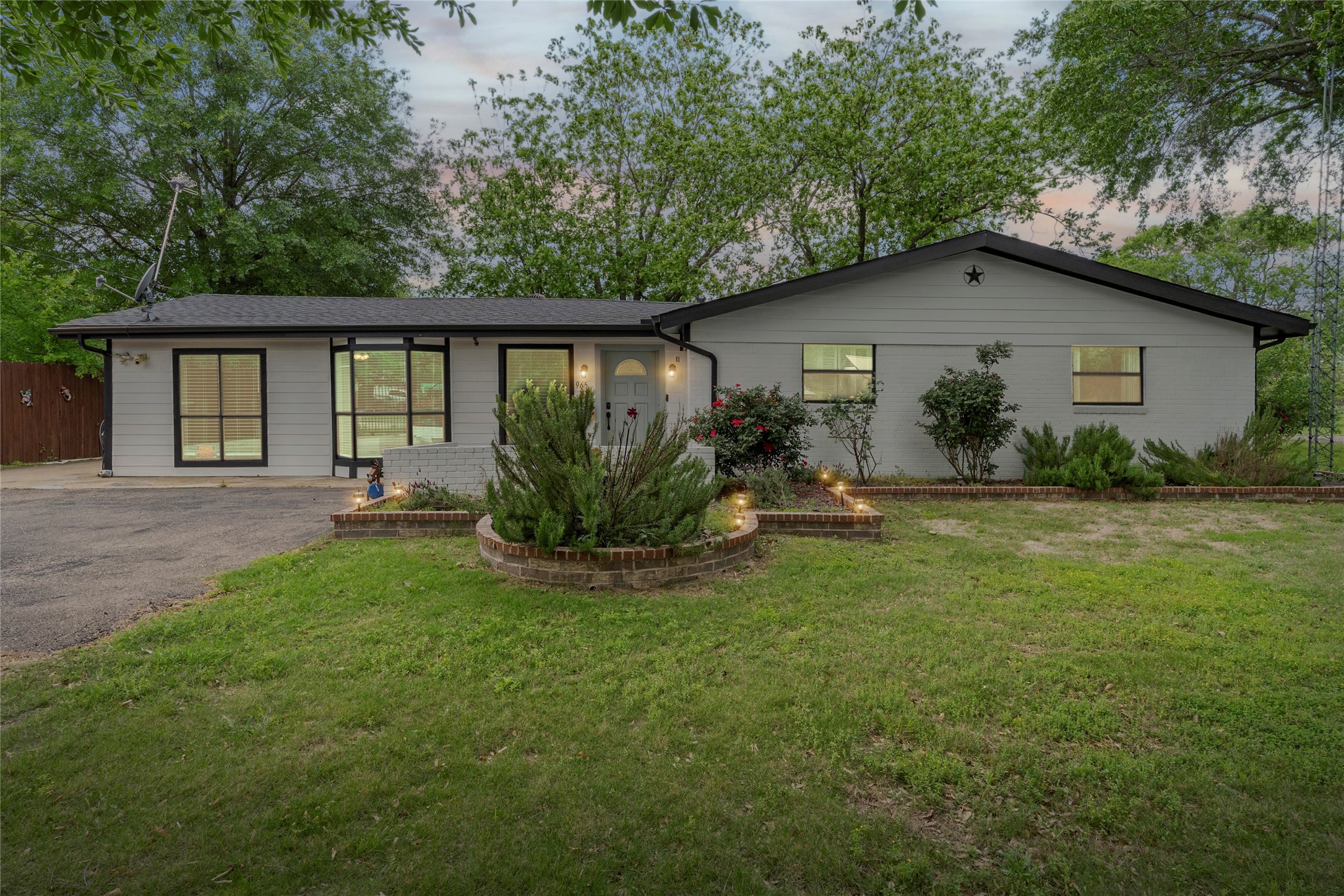 965 Farm Road 900 N Saltillo TX 75478