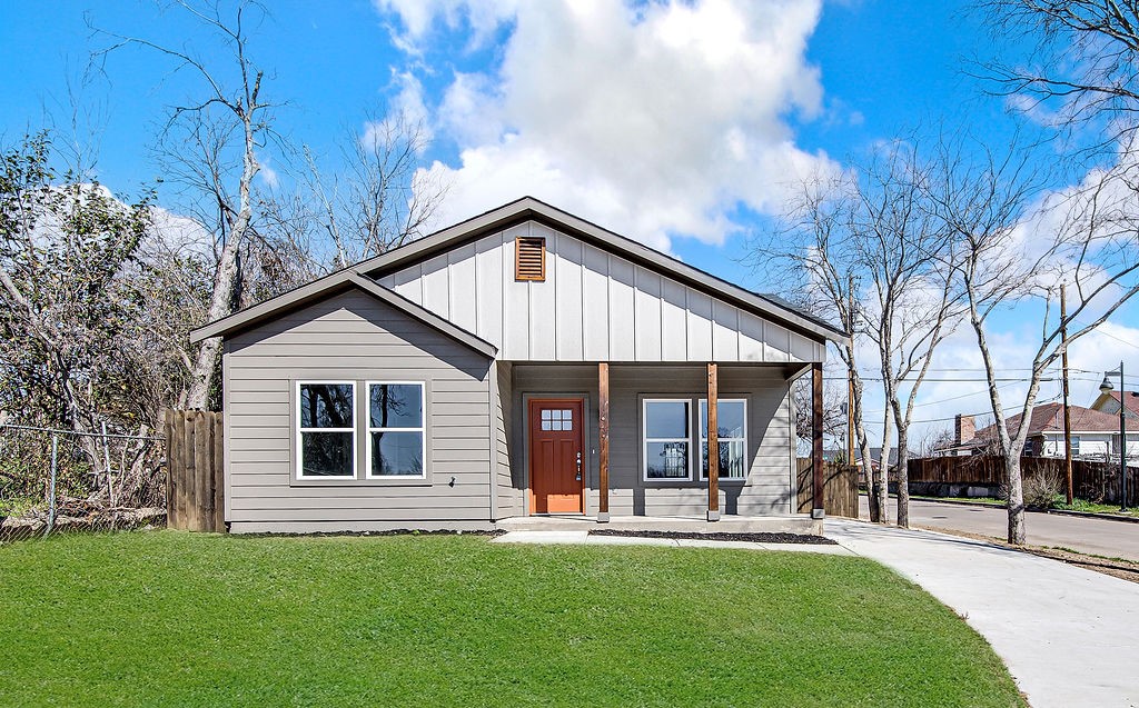 Fort Worth TX, 1649 E Terrell Avenue