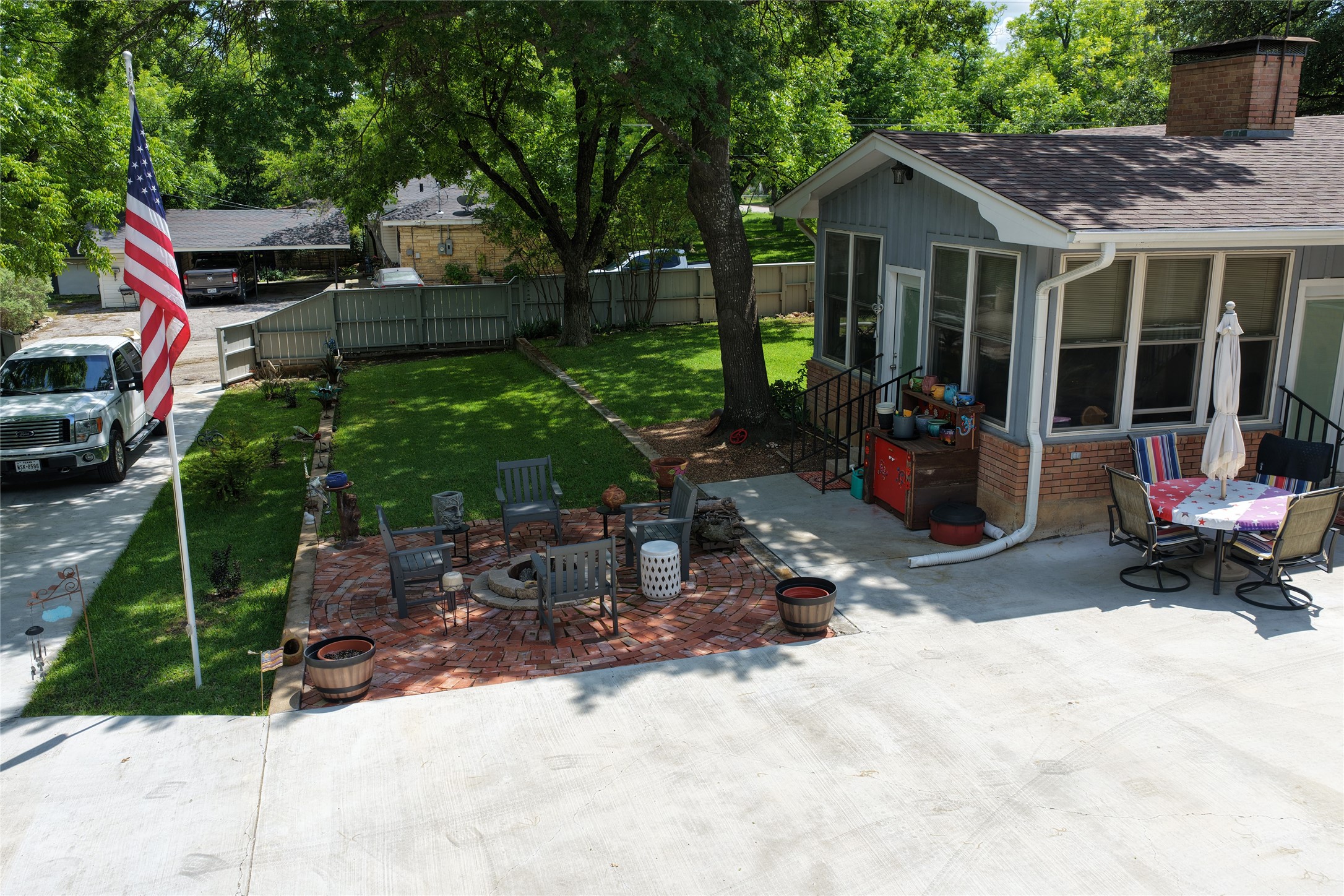 900 N Elm Street Comanche TX 76442