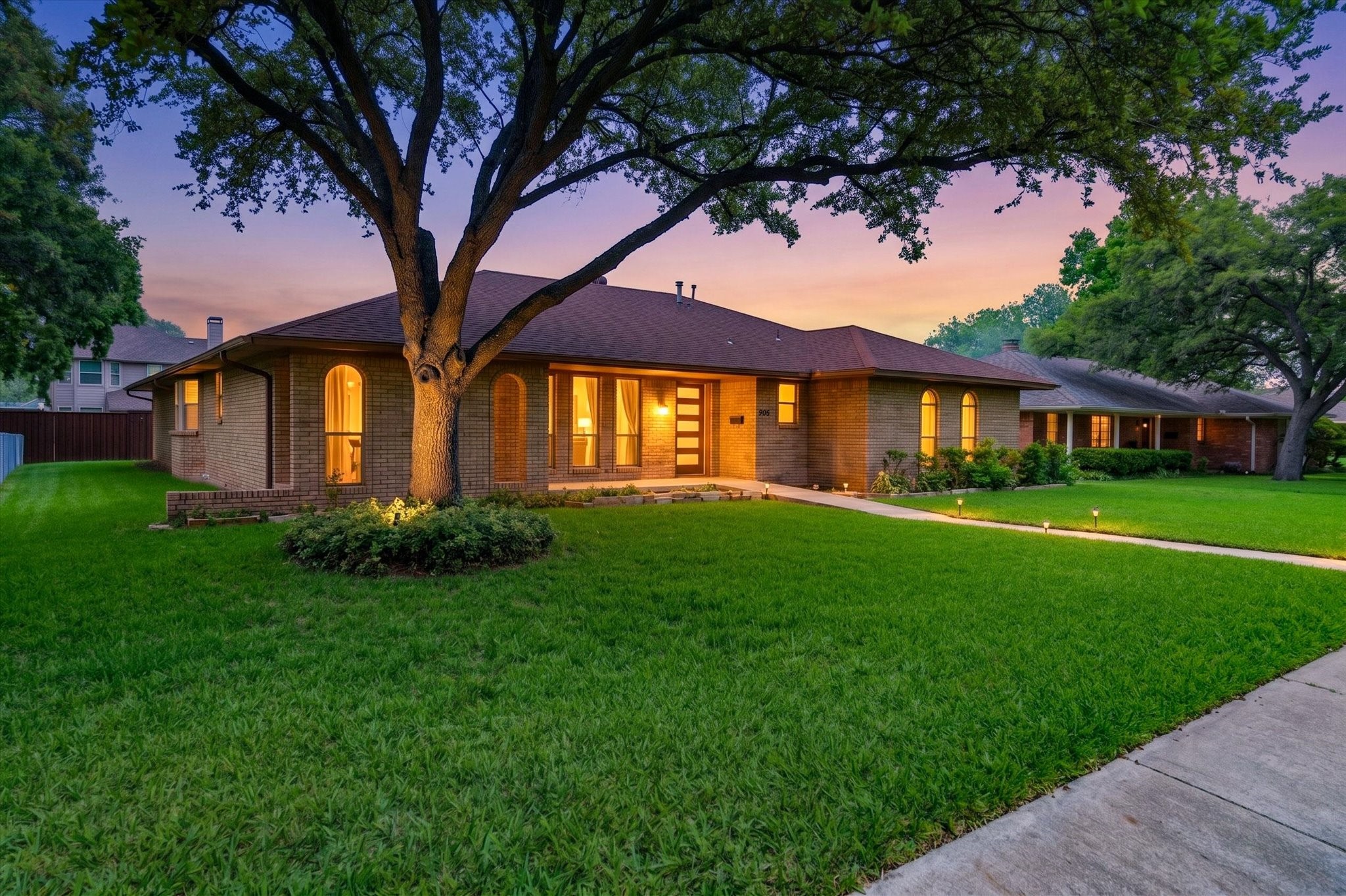 905 Bromwich Street Garland TX 75040