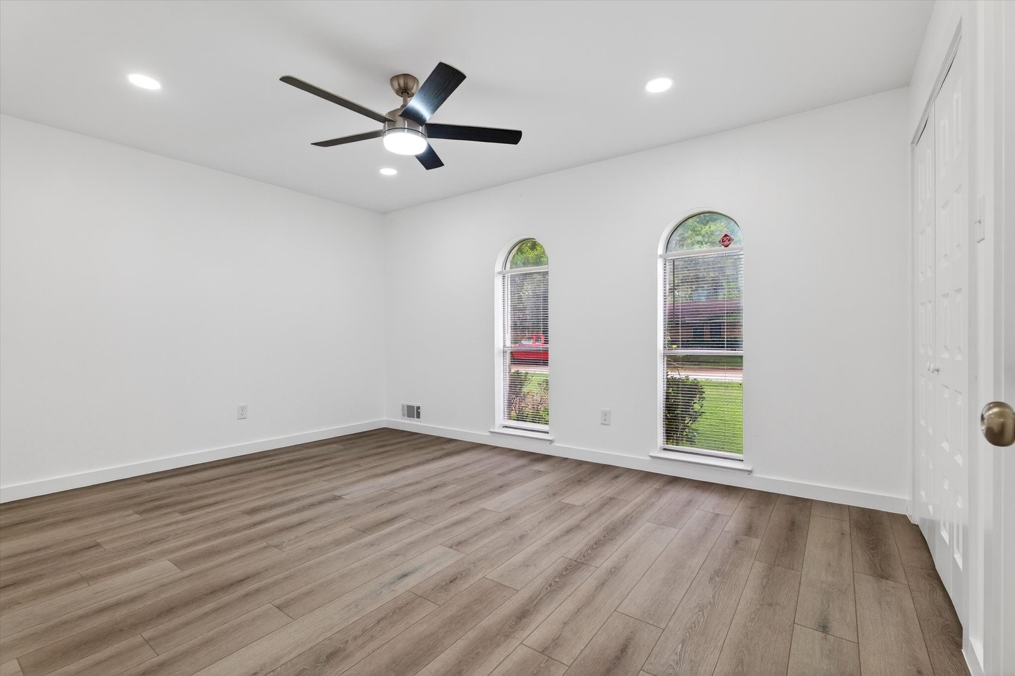 905 Bromwich Street Garland TX 75040