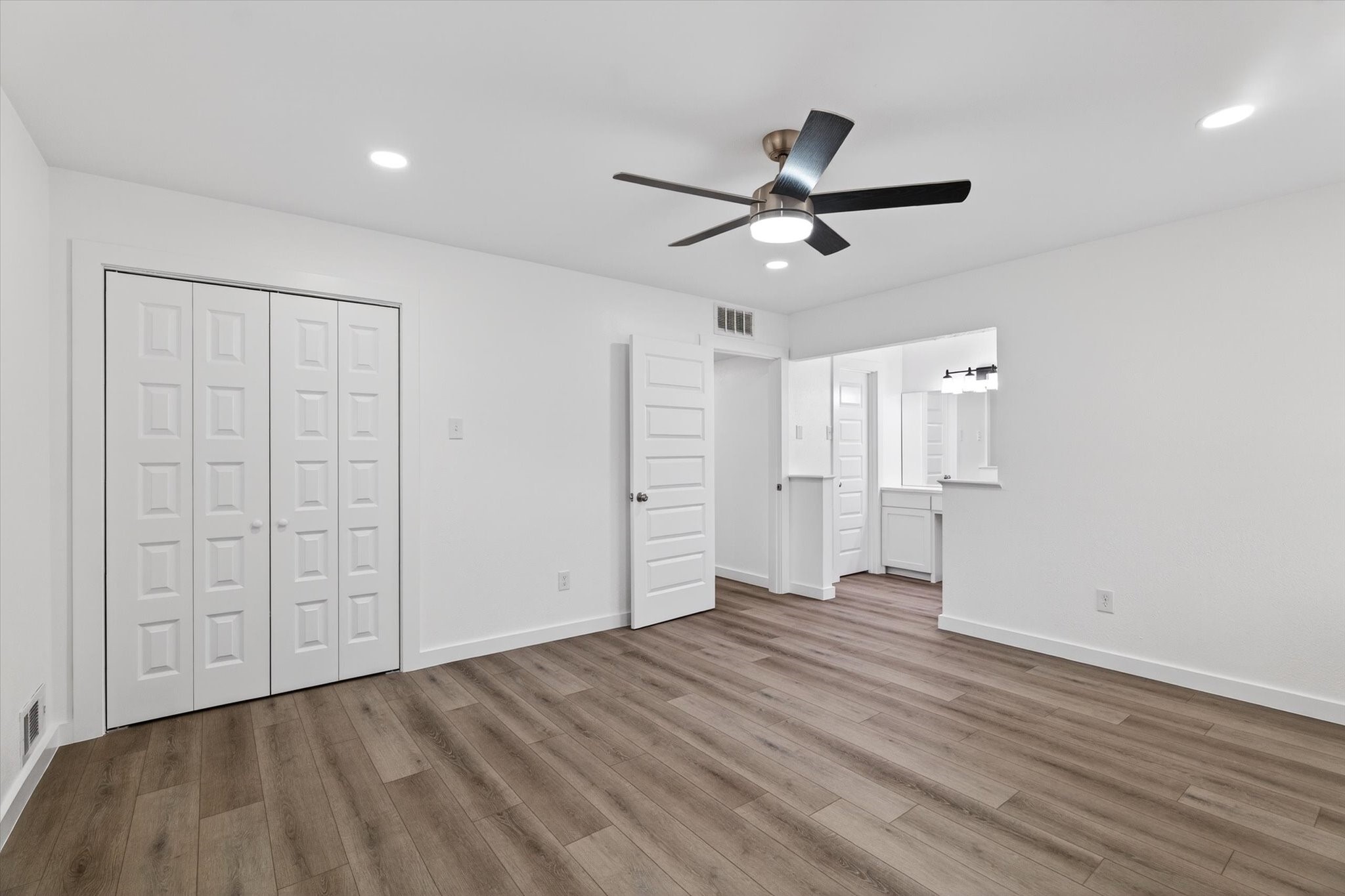 905 Bromwich Street Garland TX 75040