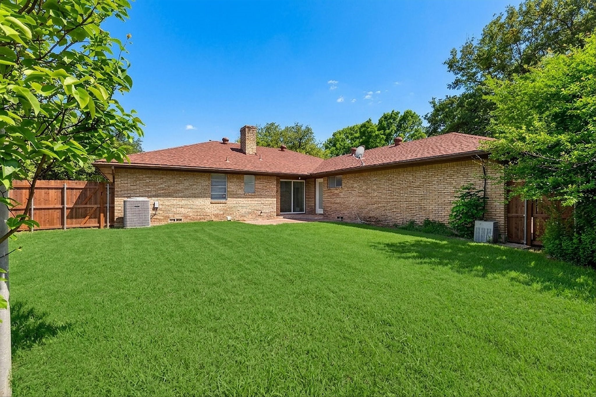 905 Bromwich Street Garland TX 75040