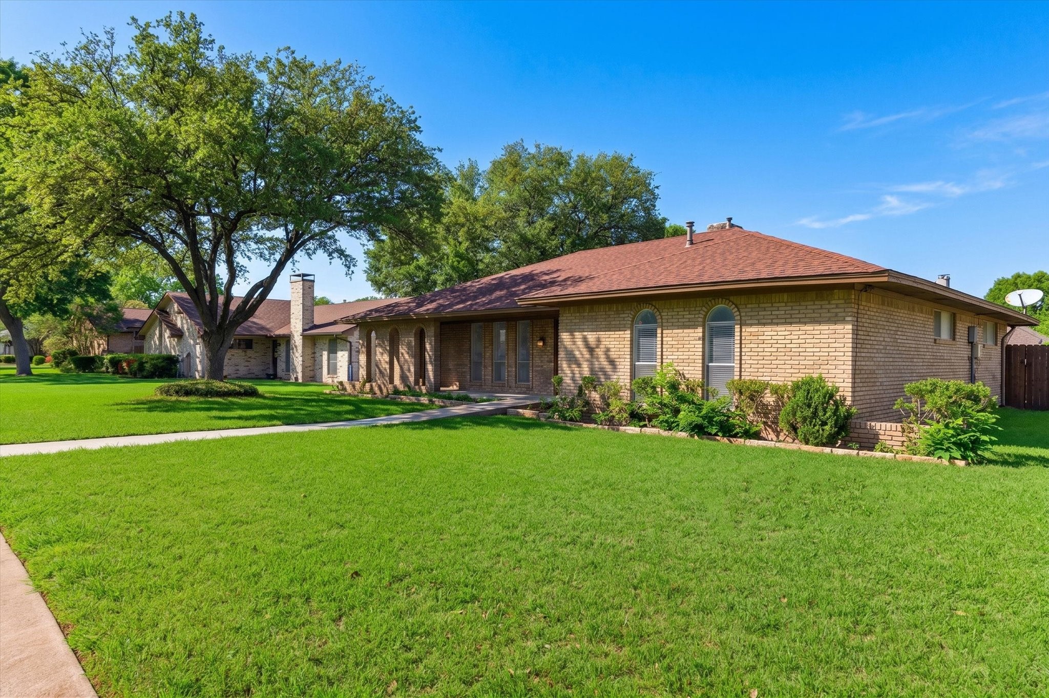 905 Bromwich Street Garland TX 75040