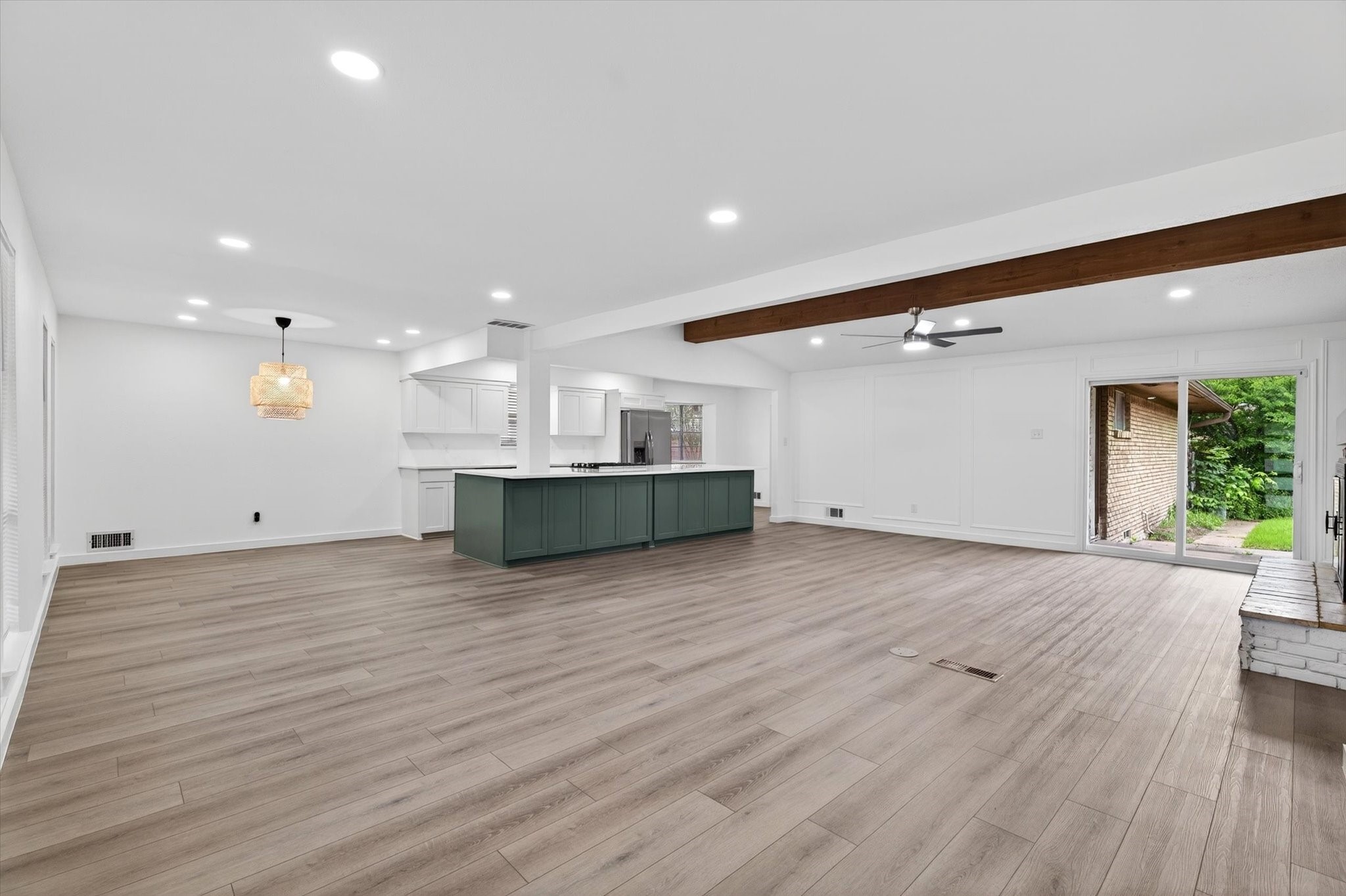 905 Bromwich Street Garland TX 75040